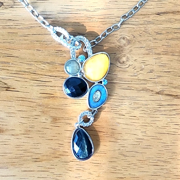 Lia Sophia Necklace - Picture 1 of 2